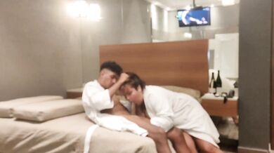 mi amiga argentina me enseña su casa nueva y no puedo dejar de observarla