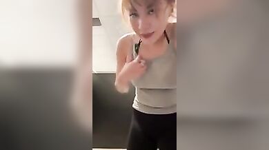 Whoknowzmaddie spreading booty gym bathroom $1000 donation video