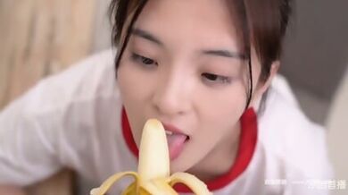 Chinese Girl Practice On Banana Before Sucking Cock - Chidima Fola