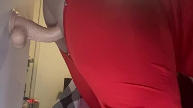 Thick white girl bends over & takes dildo