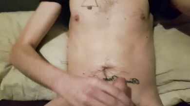 Wanking in bed with an unsuccessful happy ending