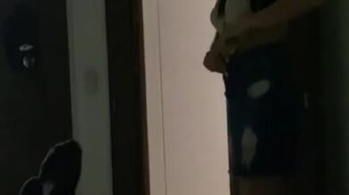 My neighbor's bitch invites me to watch movies and we end up having sex