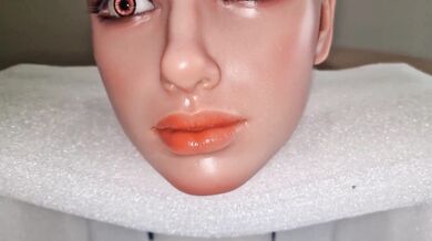 This is the most realistic silicone sex doll! Unboxing video