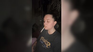 Bed time smoke sesh- full vid going on OF
