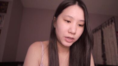 Cute Asian Girl ASMR - 1 Kings 7-8
