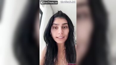 Mia Khalifa Desnuda Tetas
