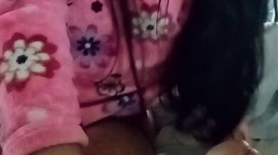 با منشی شرکت برای امضای قرار داد رفتیم کیش داخل هتل متوجه شدیم تخت خواب دو نفرس .مکالمه جذاب فارسی