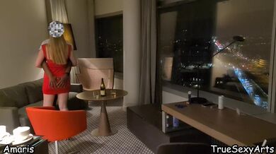 Amaris the tourist enjoys the view with a big orgasm