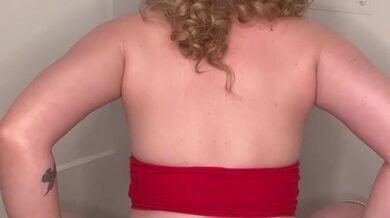 Brand new twerk video oiled up all up close in the camera ? .. by cherrybarbiefreevip from OnlyFans | Coomer