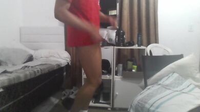 afro mostrando suas pernas!!