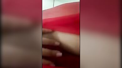 Safada se exibindo na camisola sexy