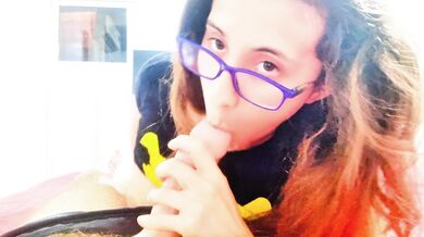 Flor Se OLVIDO su REGALO y Lo PAGA Con su BOCA, COÑO Y ANO