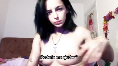 E-girl Safadinha quer sua ajuda para relaxar. Ela se exibi e se masturba pra você