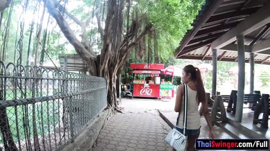 Crocodiles Munching And Making His Amateur Thai GF Cum Hard