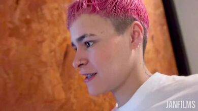 TE AGARRÉ! Le chupo las tetas para ustedes