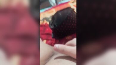 Grávida safada batendo uma siririca até gozar
