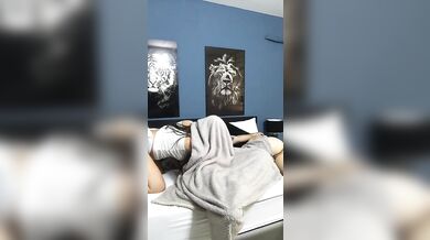 My boyfriend puts his dick in me after fucking my best friend (Lisa Ann, Stacy Cruz, Sunny Leone)