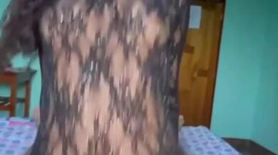 minha namorada magrinha com aparelho pulando em cima de mim