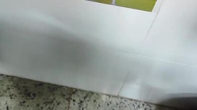 de 18 anos batendo punheta com seu pau rosa no banheiro do shopping