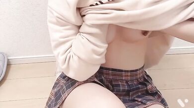 欲求不満なJ◯のオナニー///一緒に気持ち良くなりませんか？