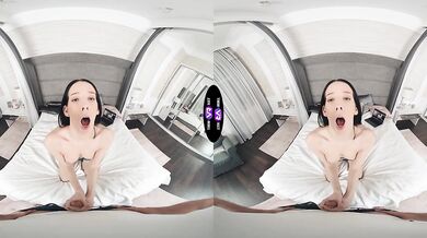 Jasmine Jayne teases dude with her naked boobs – TeenMegaWorld