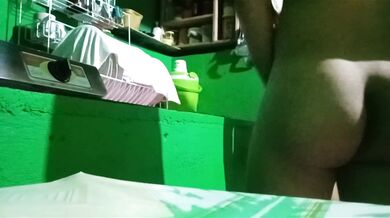 Pinasok ako ni marss sa kwarto nakatikim tuloy sya ng dakss..