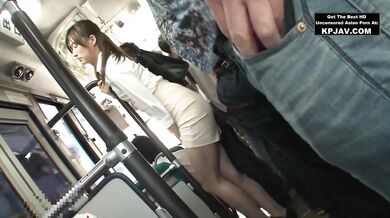 Japanese Babe On The Public Bus JAV