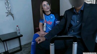 The Napoli Fan Sara Diamante Cheats On Her Boyfriend And Agrees To Get Her Ass Fucked!!!