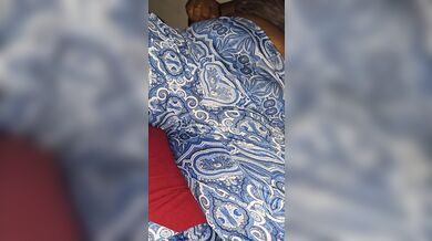 QUICK NUT ON MY NEXT DOOR NEIGHBORS COUCH AND BED COMPILATION