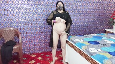 Pakistani Sexy Aunty Fingering Her Pussy