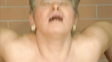 Oma Parkplatzsex (Scene01)