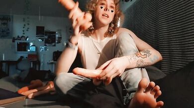 Erniedrigung für Sasha ???? (Füße, Dildos, SPH, JOI)