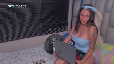 POV webcam model is discovered by her brother-in-law [ mi cuñado me folla cuando mi marido no está]