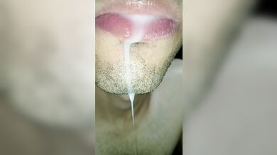 tongue, saliva, lengua , sloopy, sucking, escupir fetish, babeante primer plano, semen fluyendo
