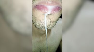 tongue, saliva, lengua , sloopy, sucking, escupir fetish, babeante primer plano, semen fluyendo
