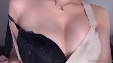 i wanna put these in your face and make you suck my nipples .. by jennieteen from OnlyFans | Coomer