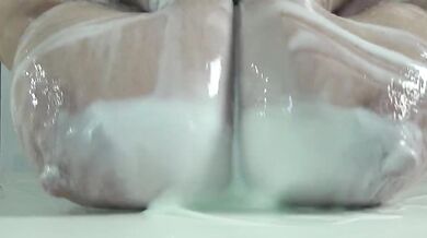 Mature saggy boobs play with dildo