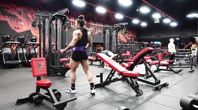 LegdaywithIfbbProFBBChelseaDion12daysoutfromthe2022Olympia