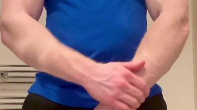 Freeballing at the gym ? by muscleginger from OnlyFans | Coomer