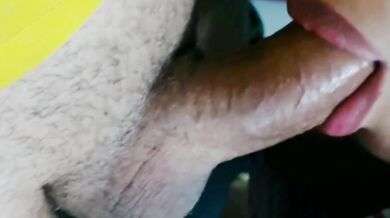 safada mamando gostoso e levando gozada na boca