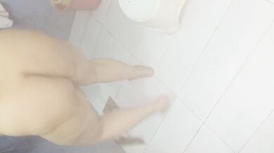 BBW DESI INDIAN SEXY CHUBBY BHABHI NETU NUDE BATHING WITH HOT WATER SHOWER