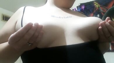 A little titty tease (Tania Amazon)