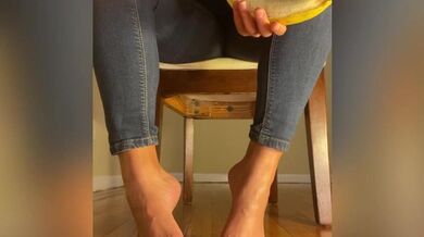 Banana crushing video by jenniferxsanchez from OnlyFans | Coomer