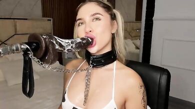 Nice Lady Shows How She Eats Dick