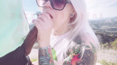 Giving a random stranger a blowjob & some pussy on my morning hike