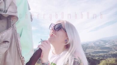 Giving a random stranger a blowjob & some pussy on my morning hike