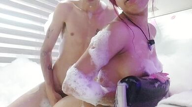 DISFRUTANDO un MOTEL en COLOMBIA con una JOVENCITA DE 18