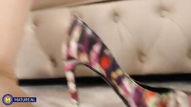 Maturenl Katie Wish When A Classy Granny Goes Naughty Gaped Pussy