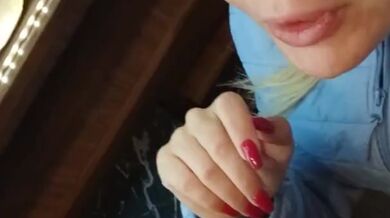 Risky beauty shows sweet pussy in café