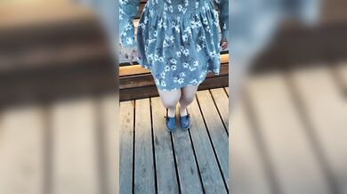 Public Pussy Flash Risky many people around